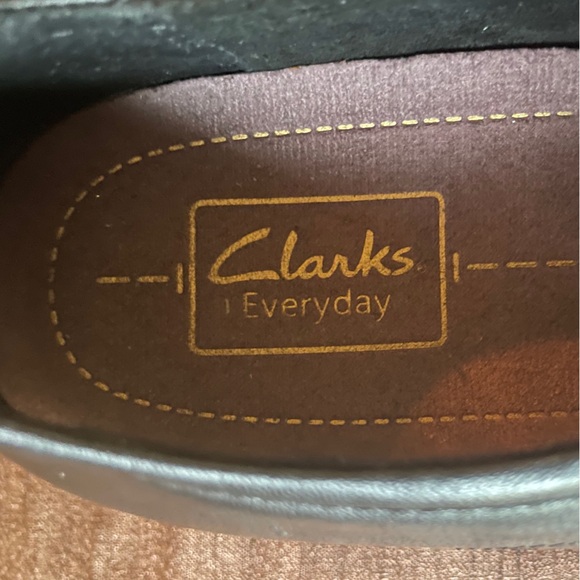 Clarks Leather Everyday Black Slip On Sandals with elastic. 2” heel. Size 9. - Picture 4 of 10